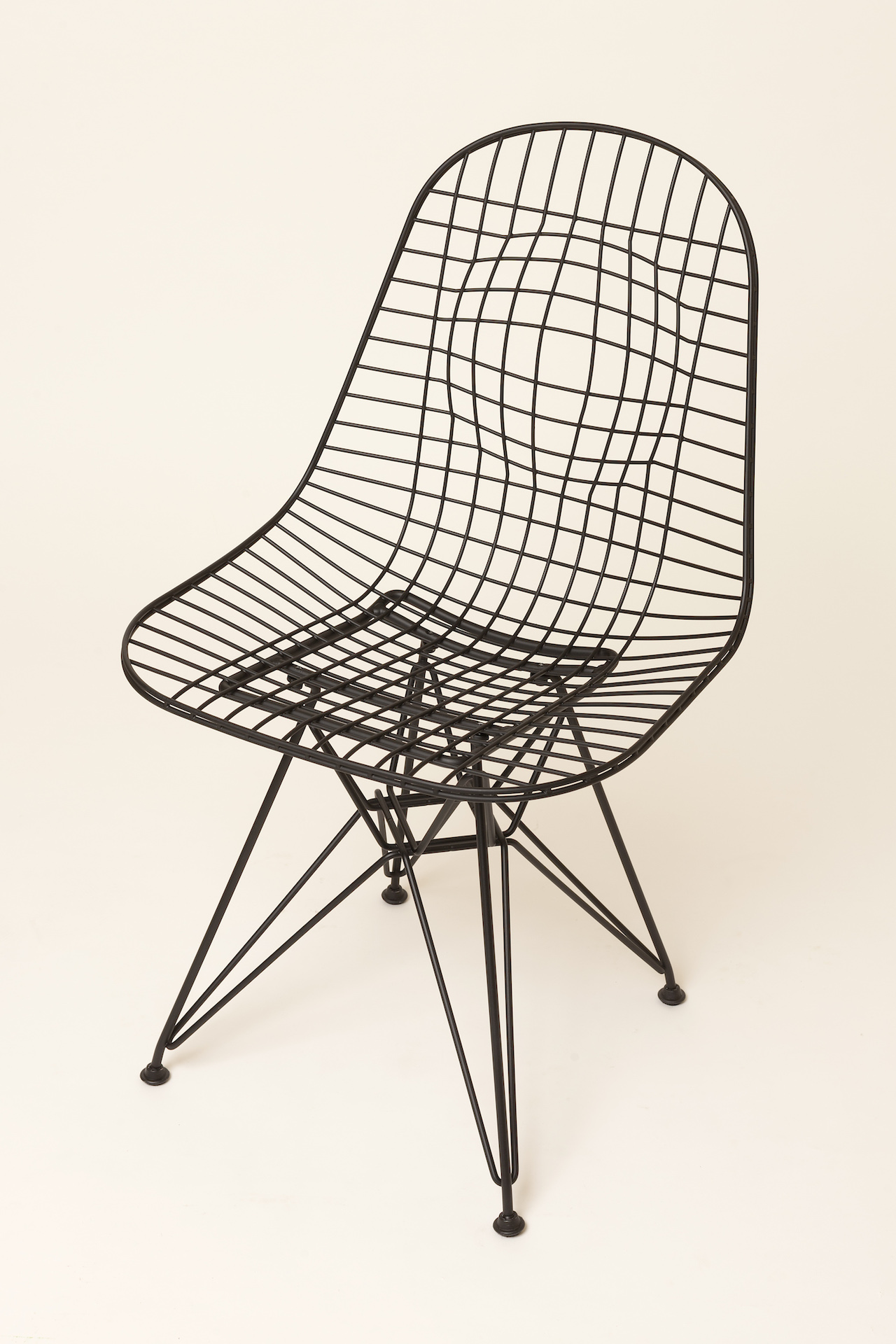 华体会体育官方在线官网 - 坐具|餐椅|办公家具|华体会体育官方在线官网家具|伊姆斯金属线椅